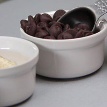 초콜릿으로 덮인 딸기 케토 웨이