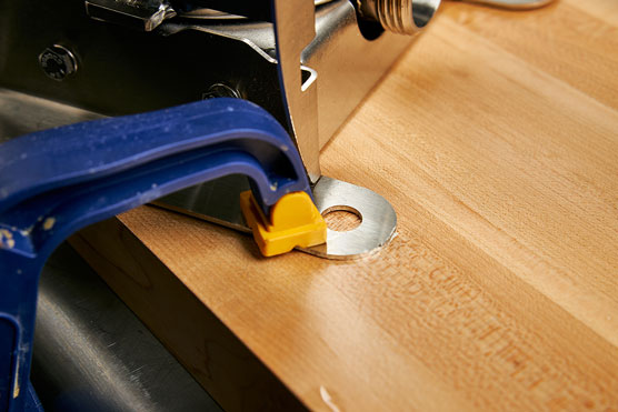 Charcuterie: 소세지 속을 채우고 연결하기