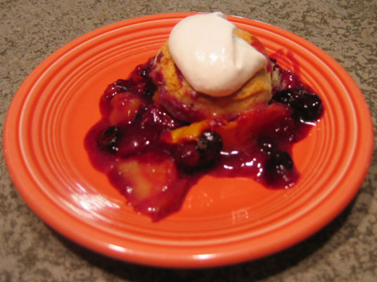 복숭아 블루베리 코블러