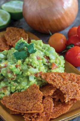 케토 전채 요리법: 치즈 칩과 과카몰리