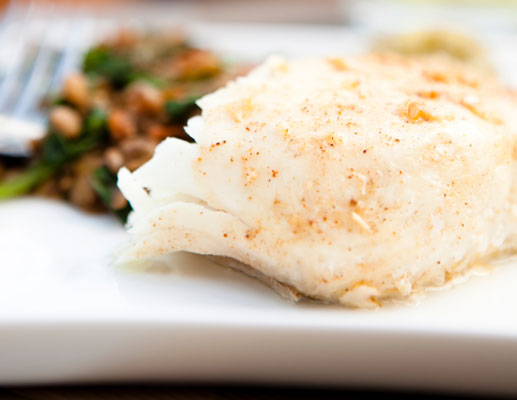 토마토 아보카도 살사를 곁들인 넙치 요리법