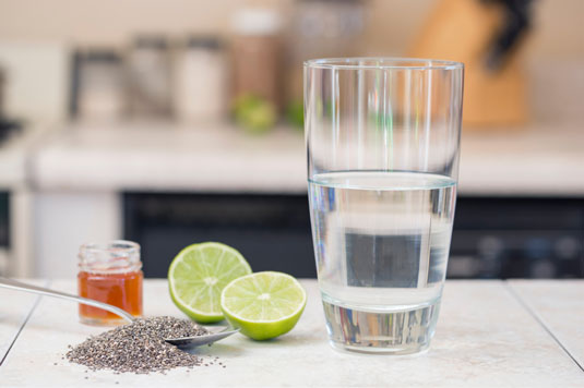 치아씨드로 건강 음료를 만드는 방법