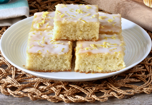 코코넛 레몬 글레이즈 레시피를 곁들인 레몬 브라우니